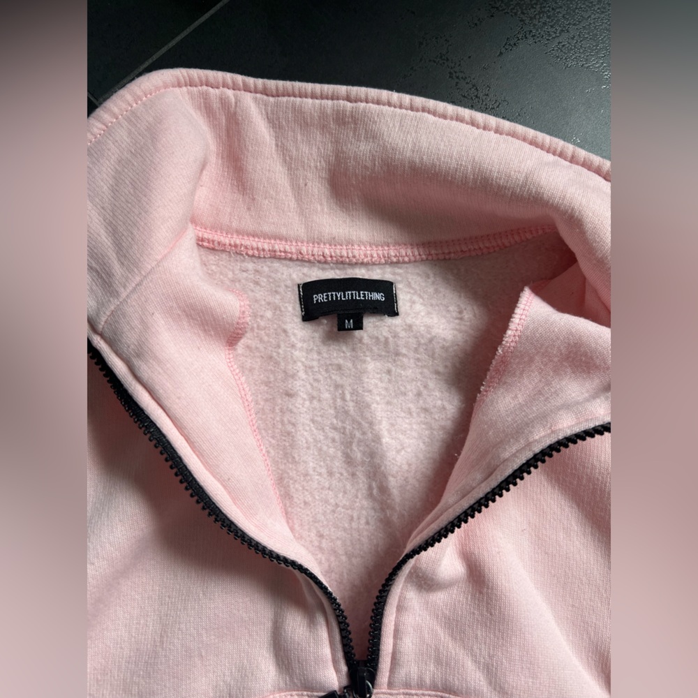 PrettyLittleThings Cropped Sweatshirt, Baby Pink, Size M - Picture 4 of 10